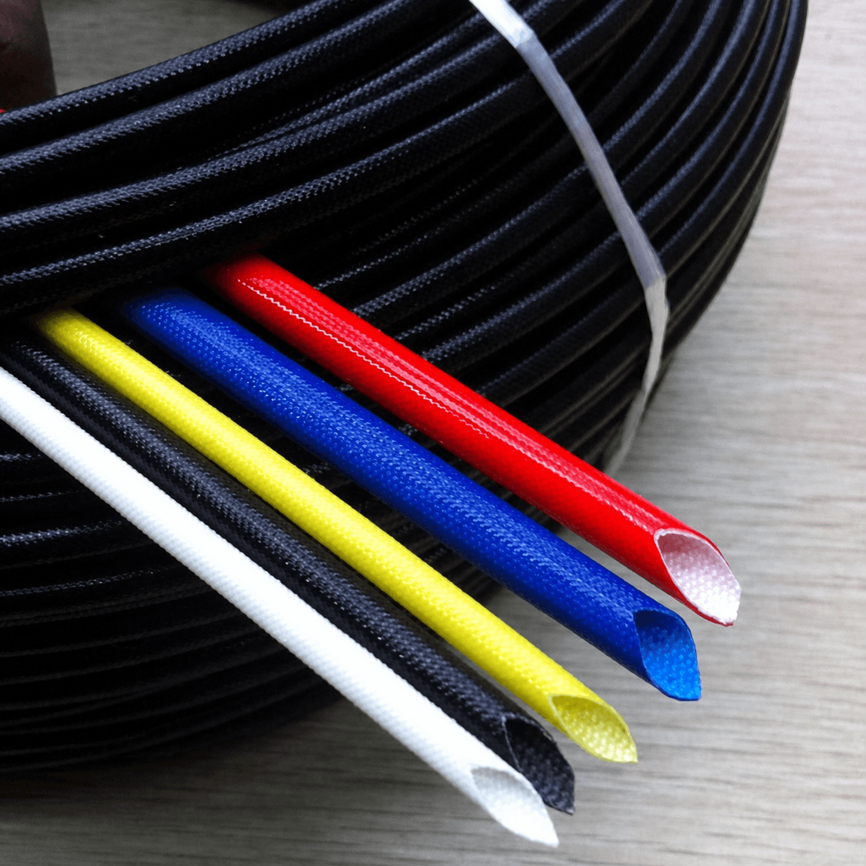 4000 V Silicone Fiberglass Sleeving